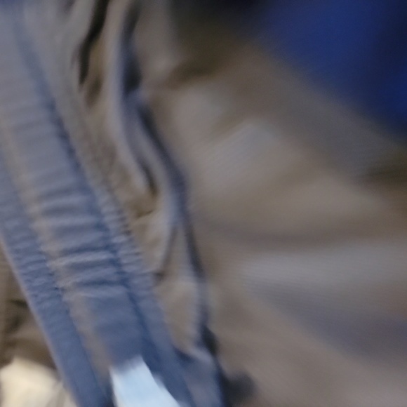 Carters boys 8 mesh shorts. Just above the knees. Elastic & tie waist. - Picture 5 of 5